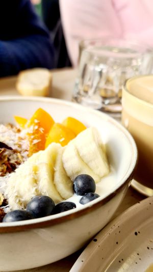 Brunch dimanche matin at Aujourd'hui Demain Cafe in Paris