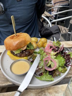 Burger  at Aujourd'hui Demain Cafe in Paris