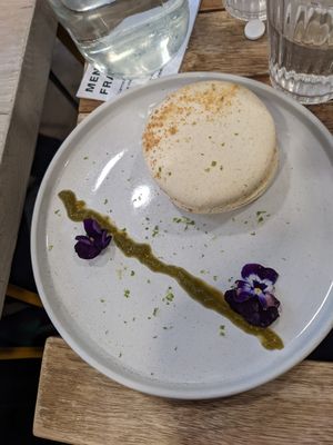 Dessert brunch vegan at Aujourd'hui Demain Cafe in Paris