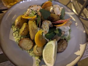 Ein Fisch und Shrimps Fake at Aujourd'hui Demain Cafe in Paris