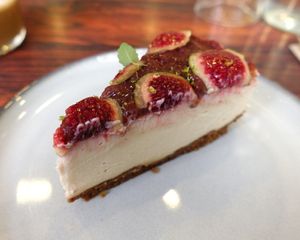 Fig cheesecake at Aujourd'hui Demain Cafe in Paris