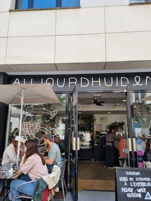  at Aujourd'hui Demain Cafe in Paris