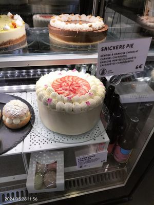  at Aujourd'hui Demain Cafe in Paris