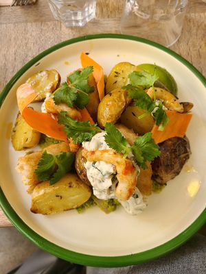 Fish and peas and shrimpz at Aujourd'hui Demain Cafe in Paris