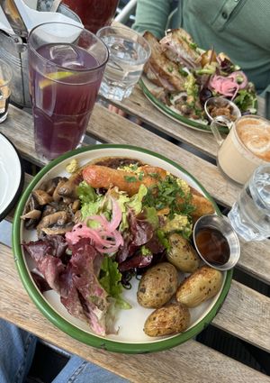 The AD Pancakes 🥞   at Aujourd'hui Demain Cafe in Paris