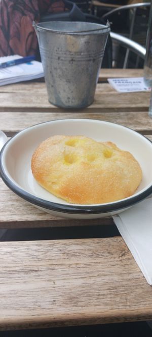 Brioche at Aujourd'hui Demain Cafe in Paris