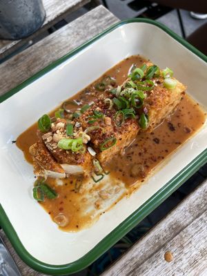 Tofu mit Erdnusssoße  at Aujourd'hui Demain Cafe in Paris