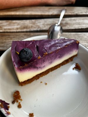 Heidelbeercheesecake  at Aujourd'hui Demain Cafe in Paris