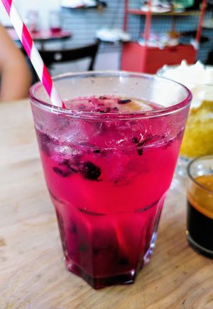 Purple Limo at Aujourd'hui Demain Cafe in Paris