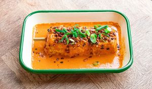 Brochette de tofu Tikki Masala  at Aujourd'hui Demain Cafe in Paris