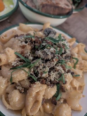 Mac'n'Cheese Carbonara (medium) at Aujourd'hui Demain Cafe in Paris