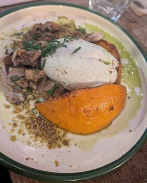 Fungi Fall No-Mozza at Aujourd'hui Demain Cafe in Paris