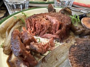 Filet très mi Gon  at Aujourd'hui Demain Cafe in Paris