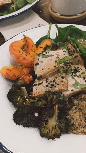 Yummy tofu bowl at Aujourd'hui Demain Cafe in Paris