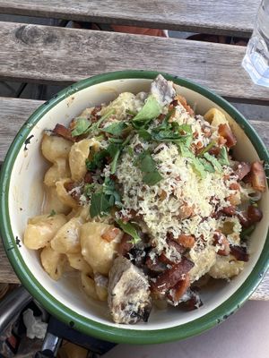 Mac and cheese carbonara   at Aujourd'hui Demain Cafe in Paris