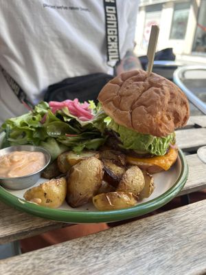 Cheeseburger   at Aujourd'hui Demain Cafe in Paris