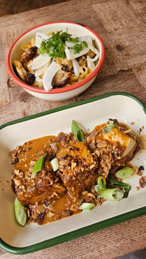 Tofu satay and gluten free pasta at Aujourd'hui Demain Cafe in Paris