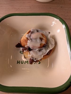 Mini cinnamon roll at Aujourd'hui Demain Cafe in Paris