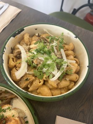 Mac'n'cheese Chickychurri (Large)  at Aujourd'hui Demain Cafe in Paris