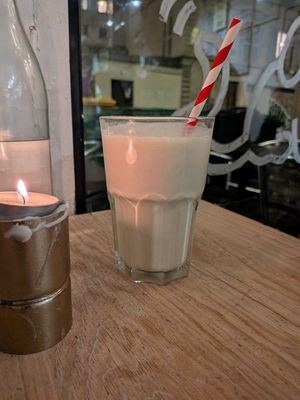Milkshake at Aujourd'hui Demain Cafe in Paris