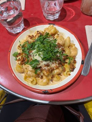Mac and cheese   at Aujourd'hui Demain Cafe in Paris