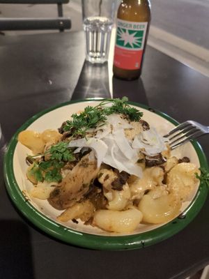 MAC'N'CHEESE CHICKYCHURRI at Aujourd'hui Demain Cafe in Paris