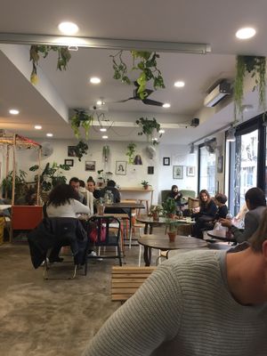 Mysigt :) at Aujourd'hui Demain Cafe in Paris