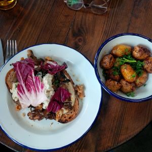 Toast champignon & grenailles at Aujourd'hui Demain Cafe in Paris