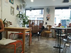 La salle at Aujourd'hui Demain Cafe in Paris