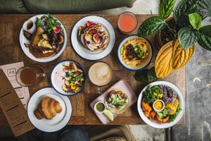 Brunch be like:
Breakfast Pancakes, croissant, season bowl, season taco, mac'n'cheese, latte, sweet pancakes... at Aujourd'hui Demain Cafe in Paris