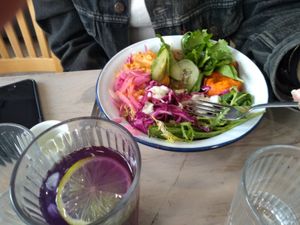 Cali bowl at Aujourd'hui Demain Cafe in Paris