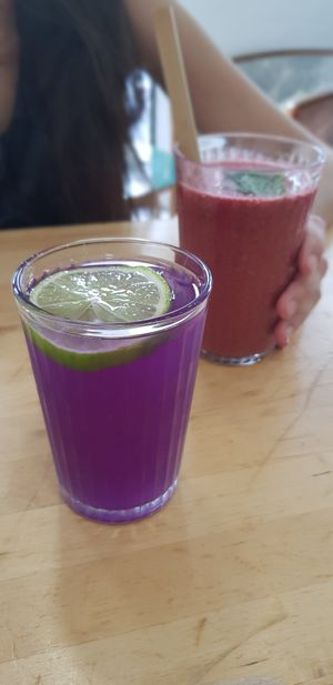 Ultraviolet infusion at Aujourd'hui Demain Cafe in Paris