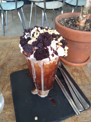 Freaky shake at Aujourd'hui Demain Cafe in Paris