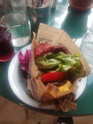 Burger at Aujourd'hui Demain Cafe in Paris