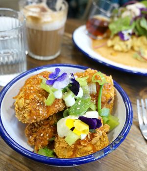 Bang bang cauliflower at Aujourd'hui Demain Cafe in Paris