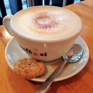 Organic fair-trade coffee with oat milk.
They also have a program through which they give back a certain amount of money directly to the producer and to an orang-outan protection program! at Sattgrün in Dusseldorf