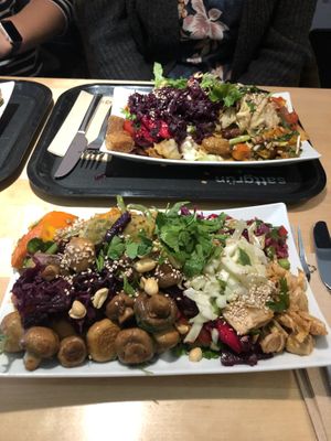 Medium plate  at Sattgrün in Dusseldorf