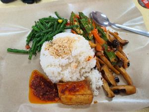 The chilli is super good!!! 20/1/21 ~ Circuit Breaker Period Phase 3 at Su Vegetarian 愫 in East Singapore