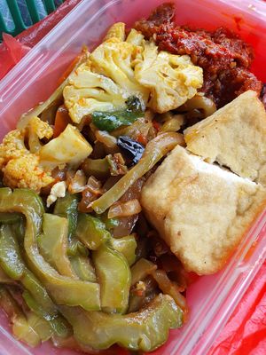 I like to bring my own container 💚 at Su Vegetarian 愫 in East Singapore