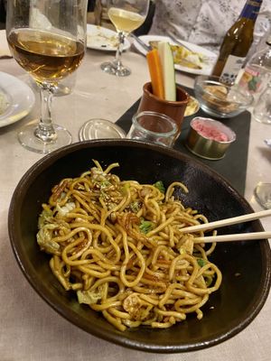 Noodles with tofu! 💚  at La Reciclaria in Vic