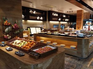 Food station fruit at Amitabha Hotel Vegetarian - 阿弥陀佛大饭店·自助餐厅 in Fuzhou