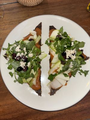 Raw pizza  at Ginger & Jamu in Lembongan