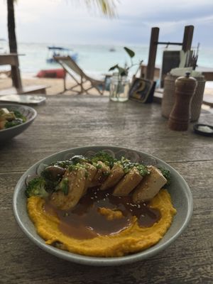 Vegan tofu bowl 😋  at Ginger & Jamu in Lembongan