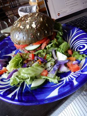 incredible tasty veggie burger de betabel at Aguamiel Cafe  in Guanajuato