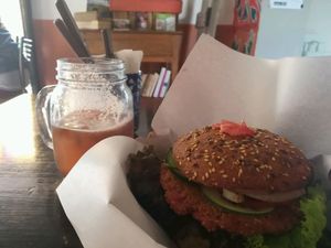 la famosa hamburguesa casera at Aguamiel Cafe  in Guanajuato