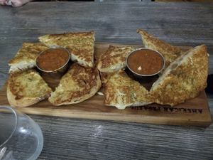 Garlic cheese bread at Fox & Fig in Savannah