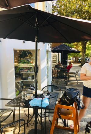 Outdoor eating area at Fox & Fig in Savannah