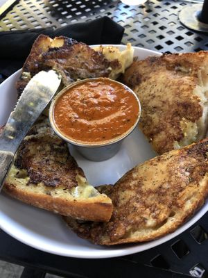 Cheesy Bread at Fox & Fig in Savannah