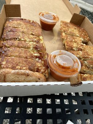 Cashew cheese garlic bread at Fox & Fig in Savannah