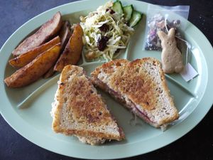 Vegan Reuben Lunch at TereCoco in Okayama